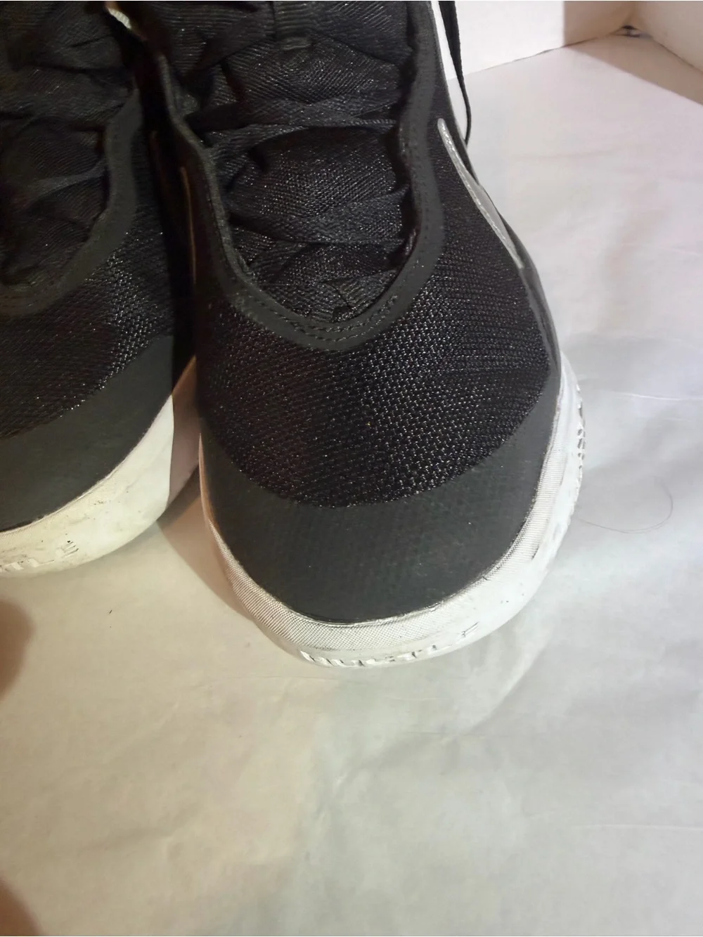 Nike Women's Black and Gray Lightweight Training Shoes